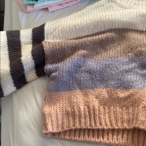 Abstract Sweater - Picture 3 of 3